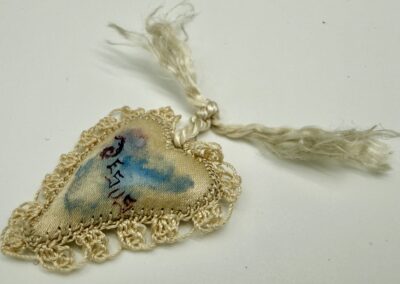 Devotional Cream Hand-Sewn Heart with Lace NZ0006f