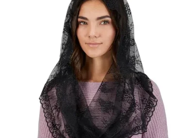 Blck Lace Infinity Chapel Veil