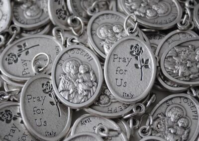 Saint Joseph Medal – Silver-Plated ZAMAC: H000008