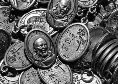 Saint Padre Pio Medal – Silver-Plated ZAMAC - H000011