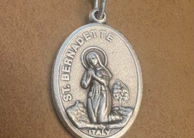 Our Lady of Lourdes & Saint Bernadette Medal – Silver-Plated ZAMAC – Made in Italy – 1"